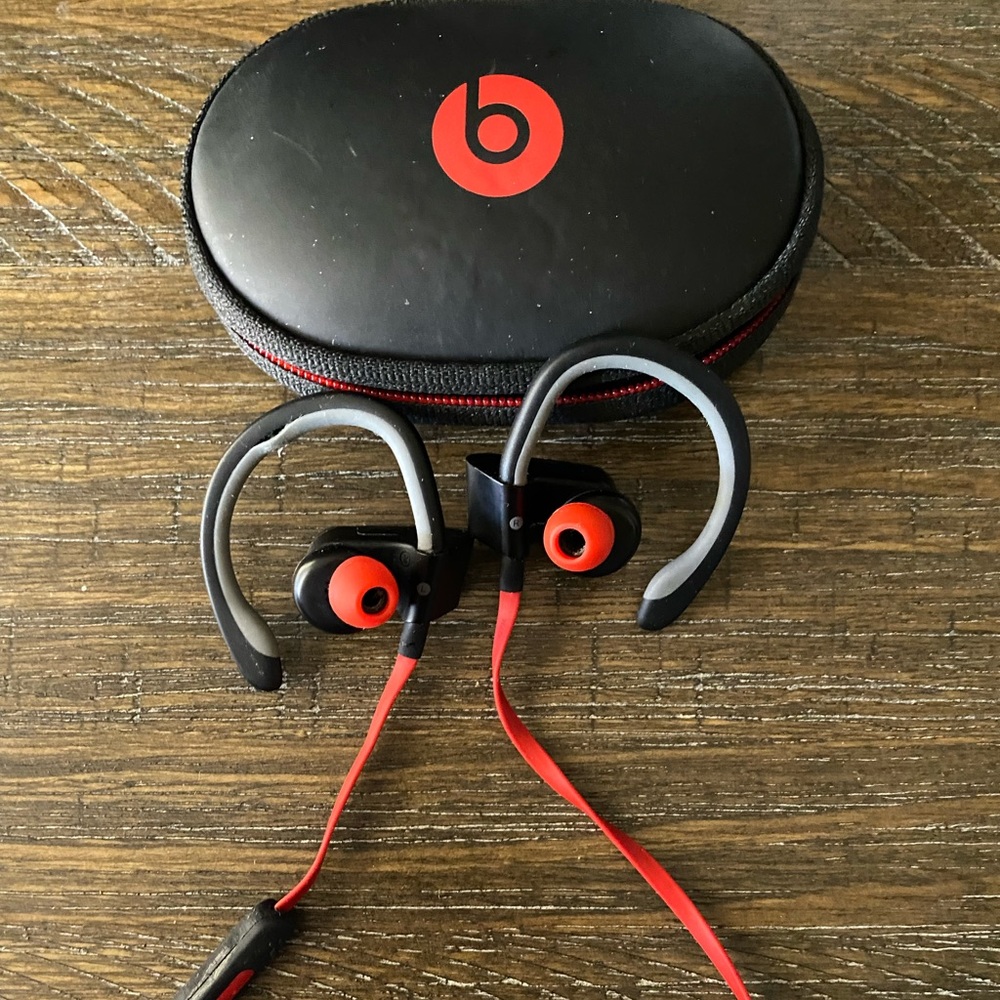 Powerbeats Wireless headphones red/black.